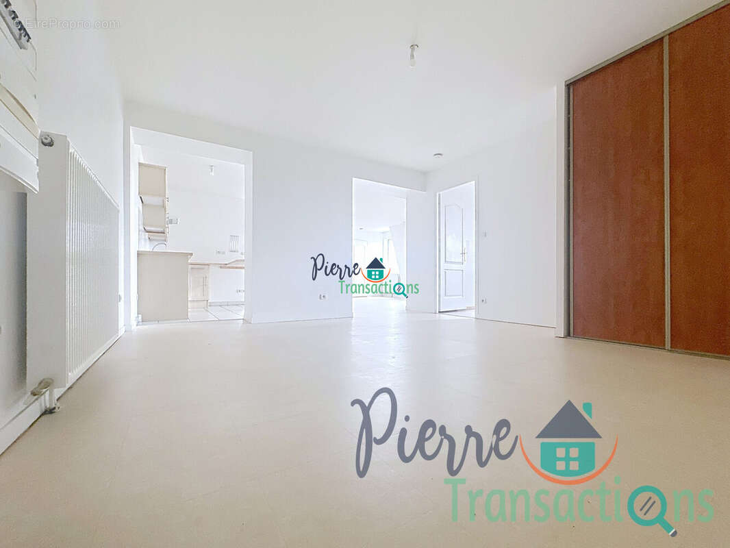 Appartement à GRUCHET-LE-VALASSE