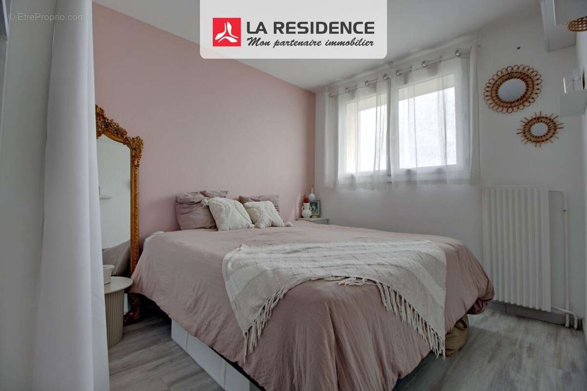 Appartement à LES CLAYES-SOUS-BOIS