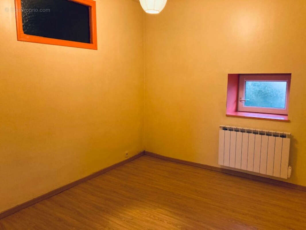 Appartement à COMMANA