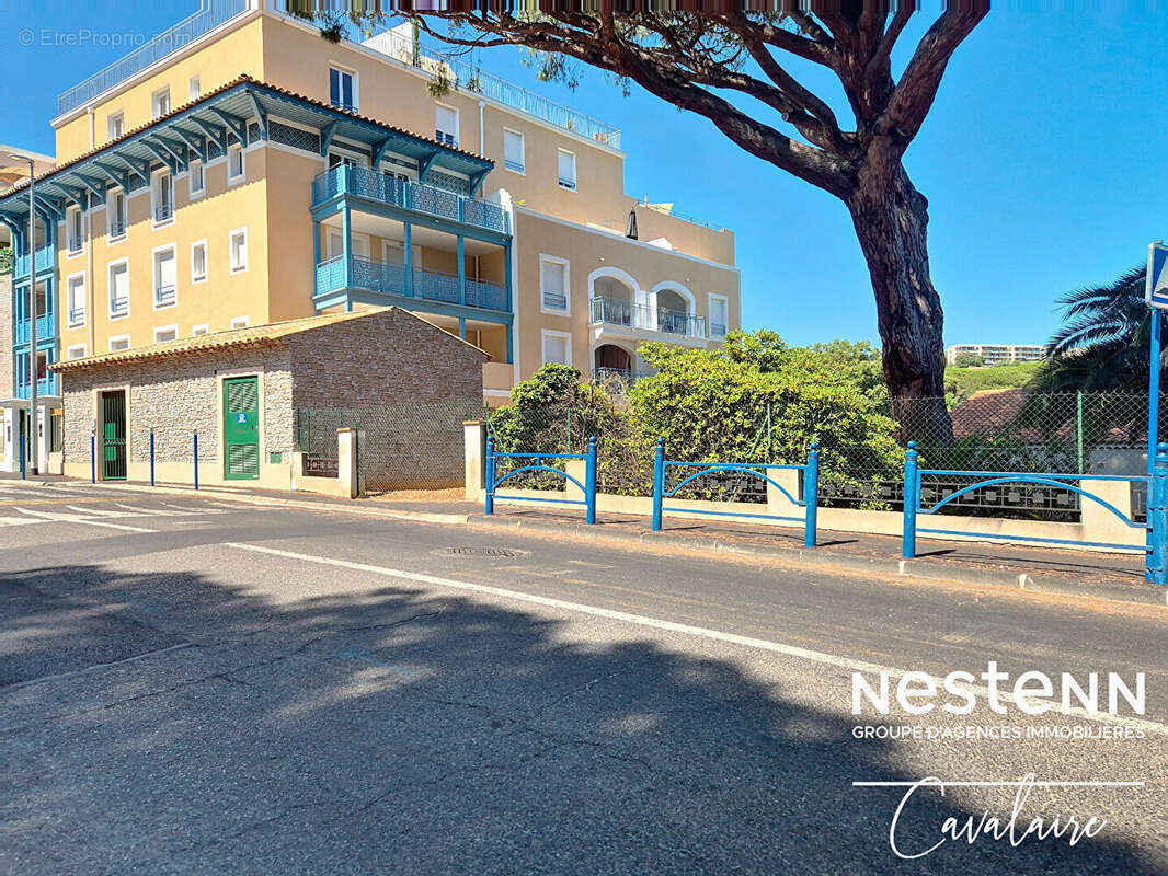 Appartement récent à Cavalaire Sur Mer 3 pièce(s) 60.11 m2 dans résidence avec piscine et double stationnement en sous-sol - photo 11
