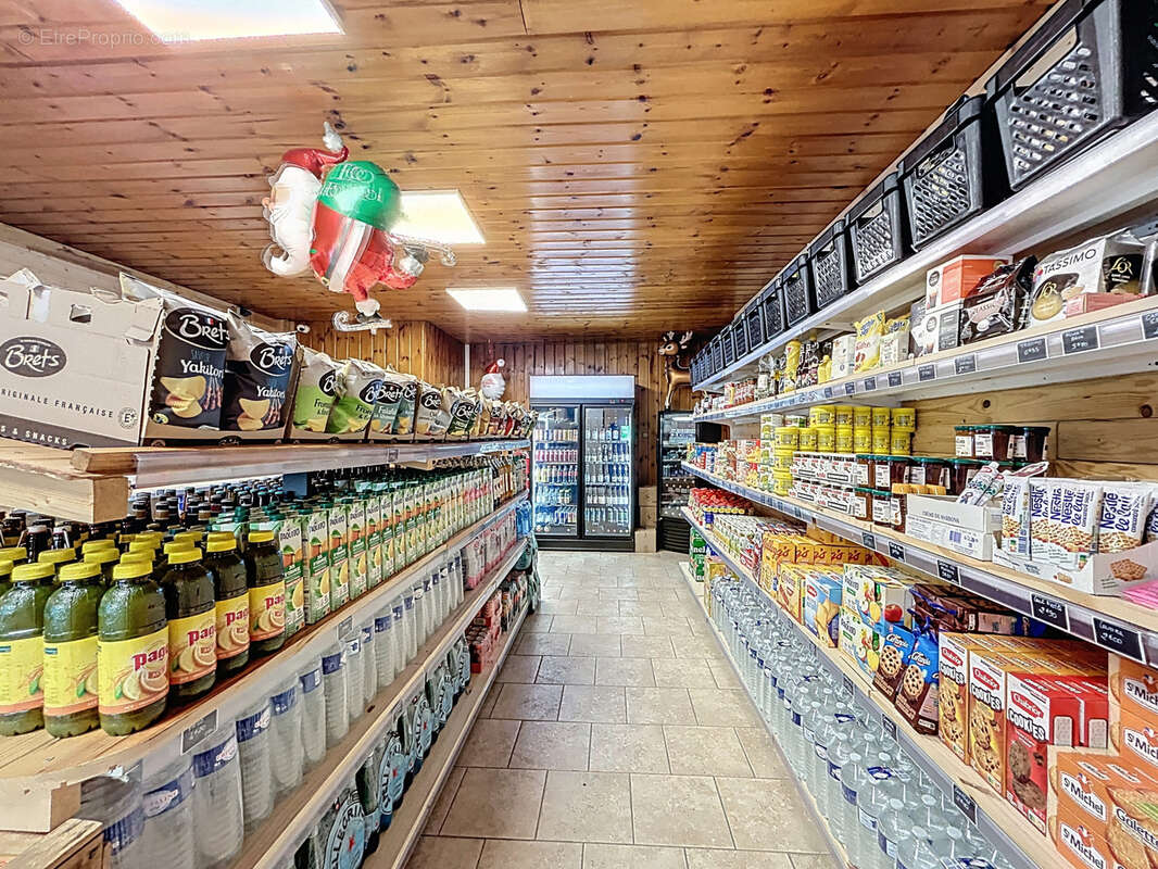 Commerce à ENCHASTRAYES