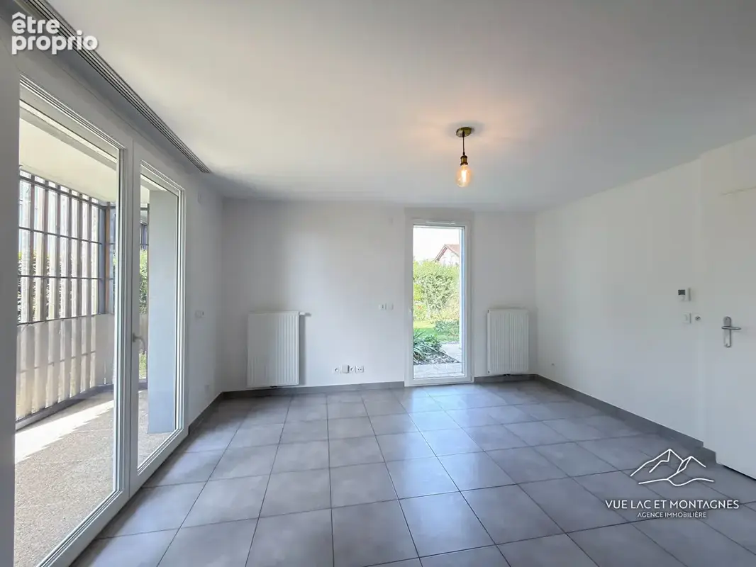 Appartement T2 43 m²  Rez-de-jardin, jardin privatif 96 m², garage fermé - photo 8
