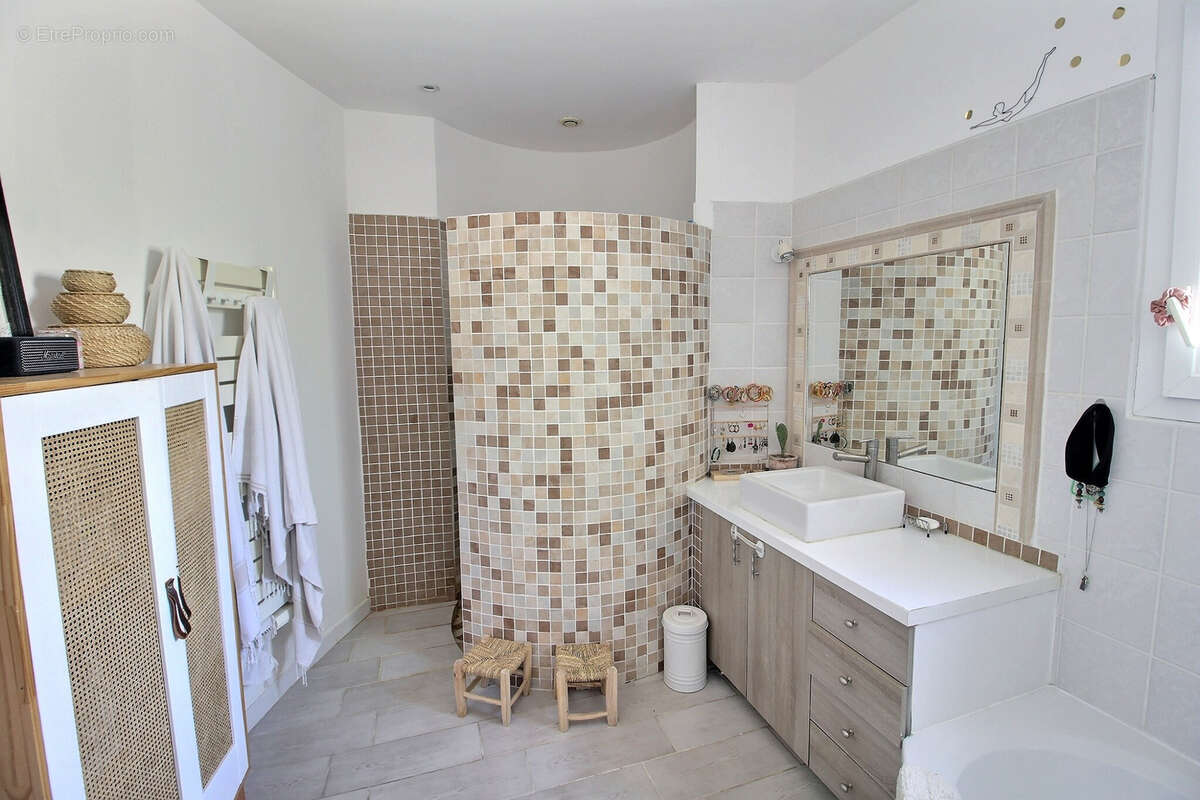 Maison à SAINT-MARTIN-DE-LONDRES