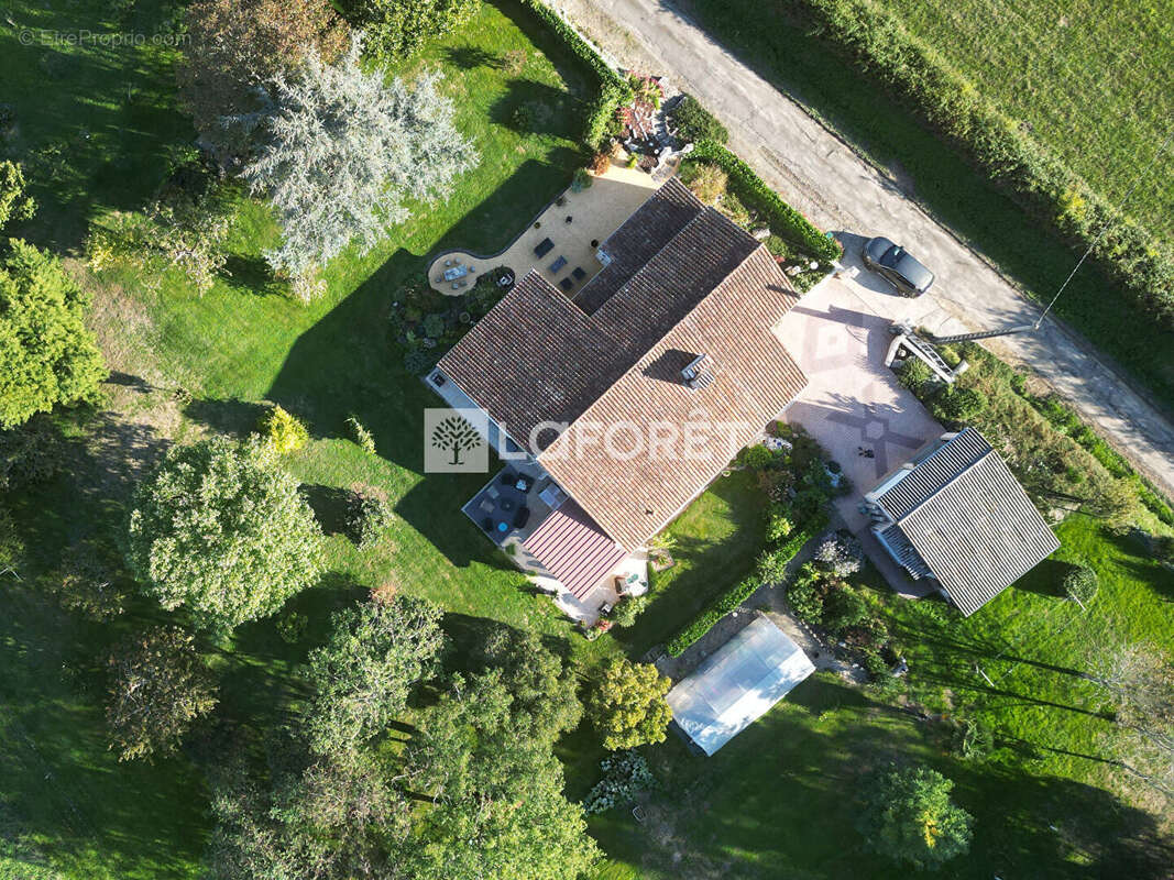 Maison à MONCRABEAU