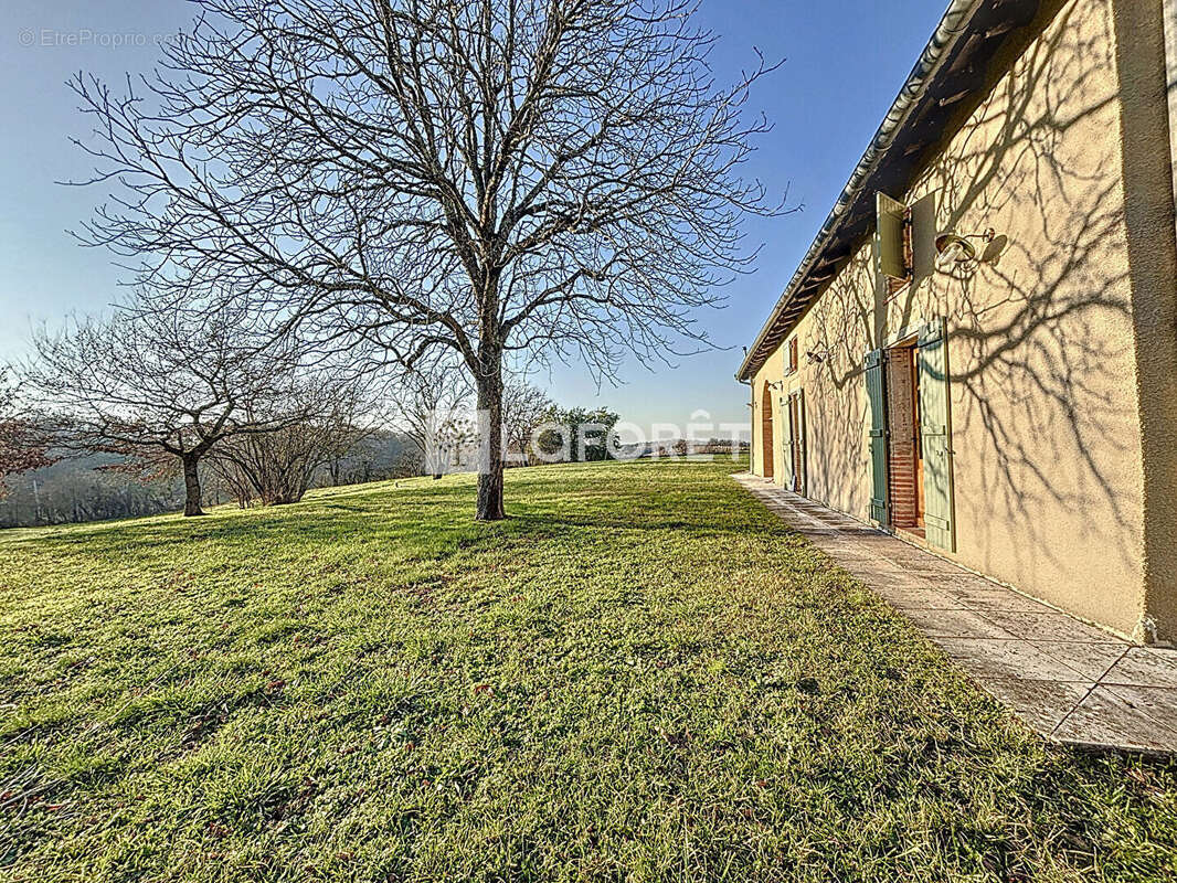 Maison à MONCLAR-DE-QUERCY
