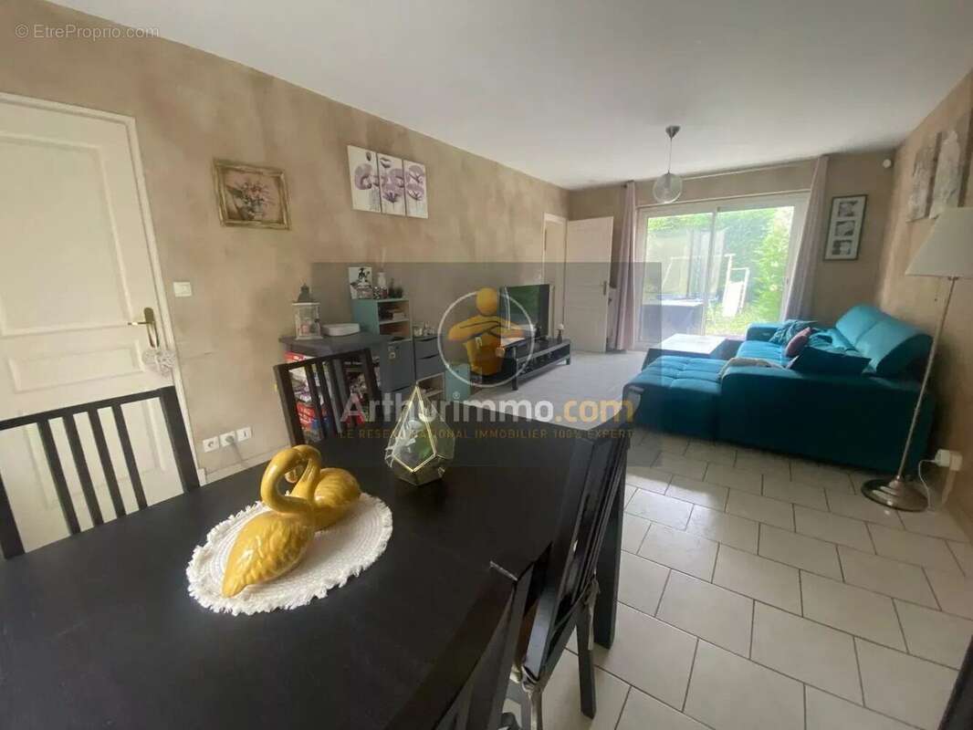 Maison à SAVIGNY-LE-TEMPLE