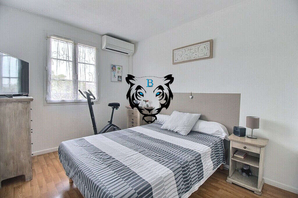 Maison à ROQUEBRUNE-SUR-ARGENS