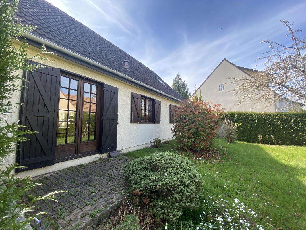 Maison à ROSNY-SUR-SEINE
