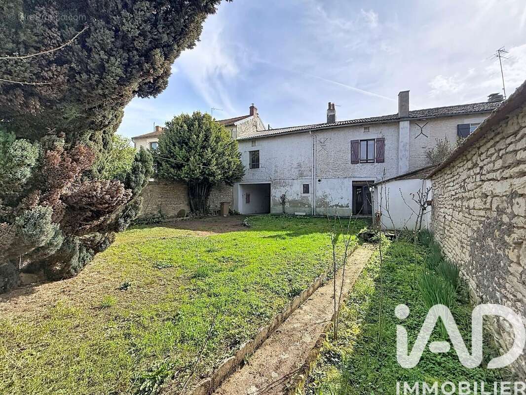 Photo 6 - Maison à NEUVILLE-DE-POITOU