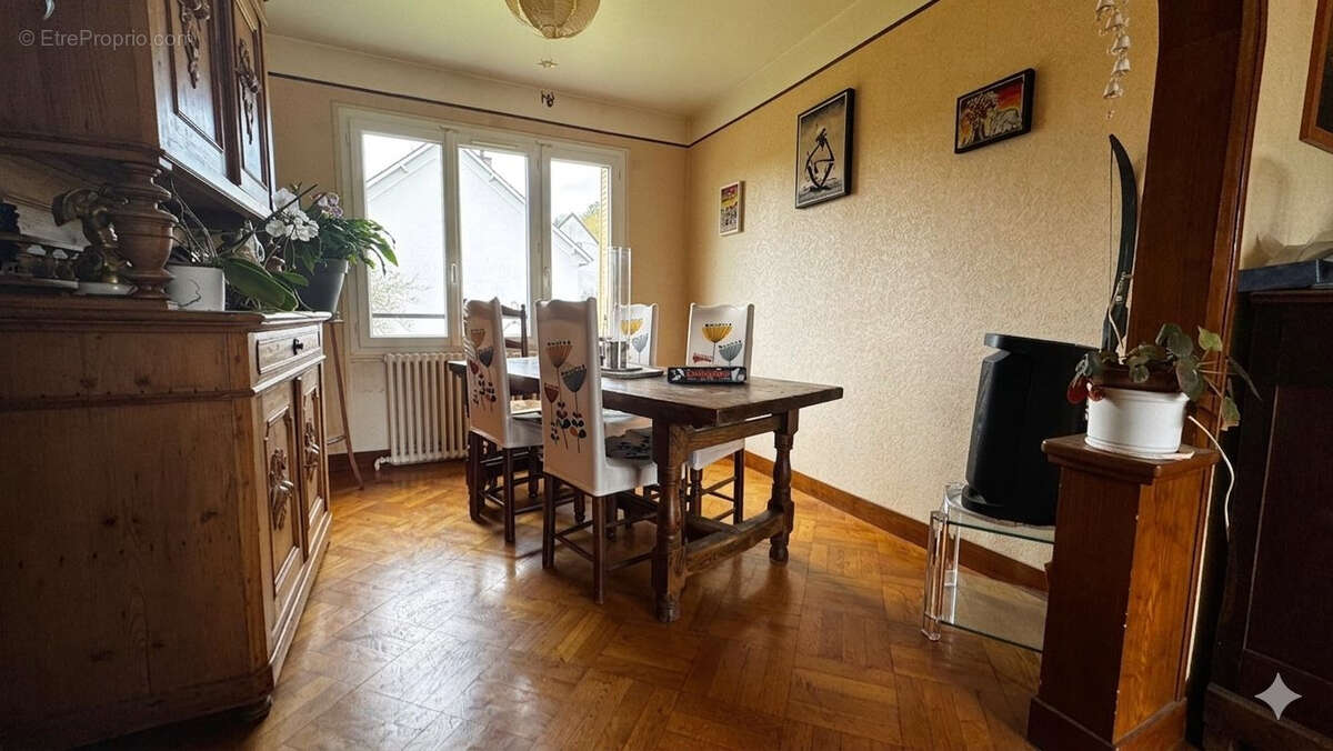 Maison à MEREVILLE