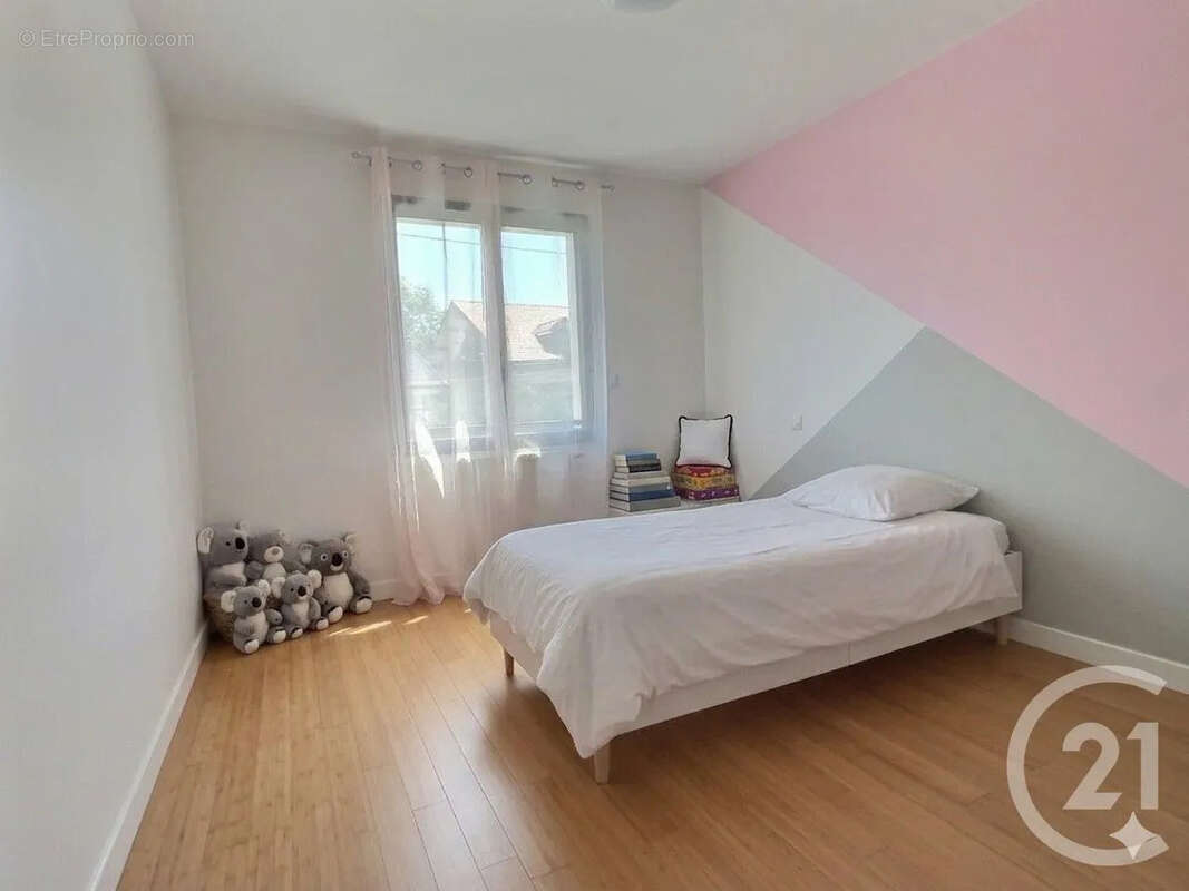 Maison 148 m² à Aulnay-Sous-Bois  - photo 8
