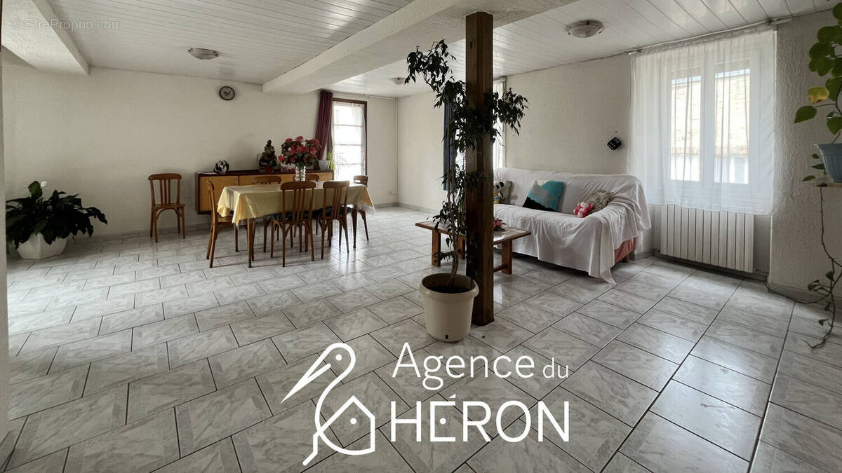 Photo 1 - Maison à BROMEILLES
