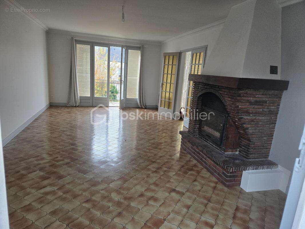 Maison à BRIENON-SUR-ARMANCON