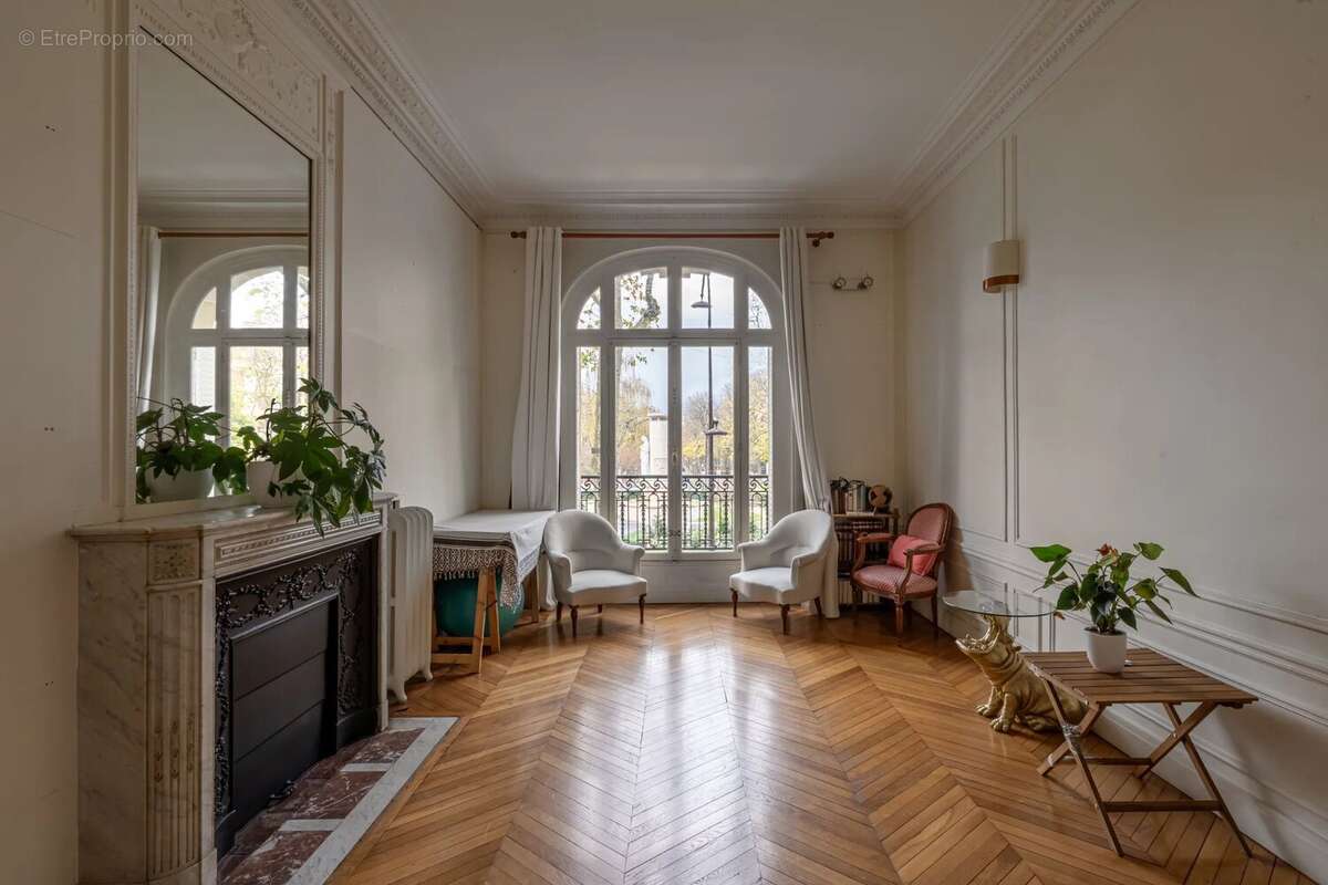 Appartement à NEUILLY-SUR-SEINE