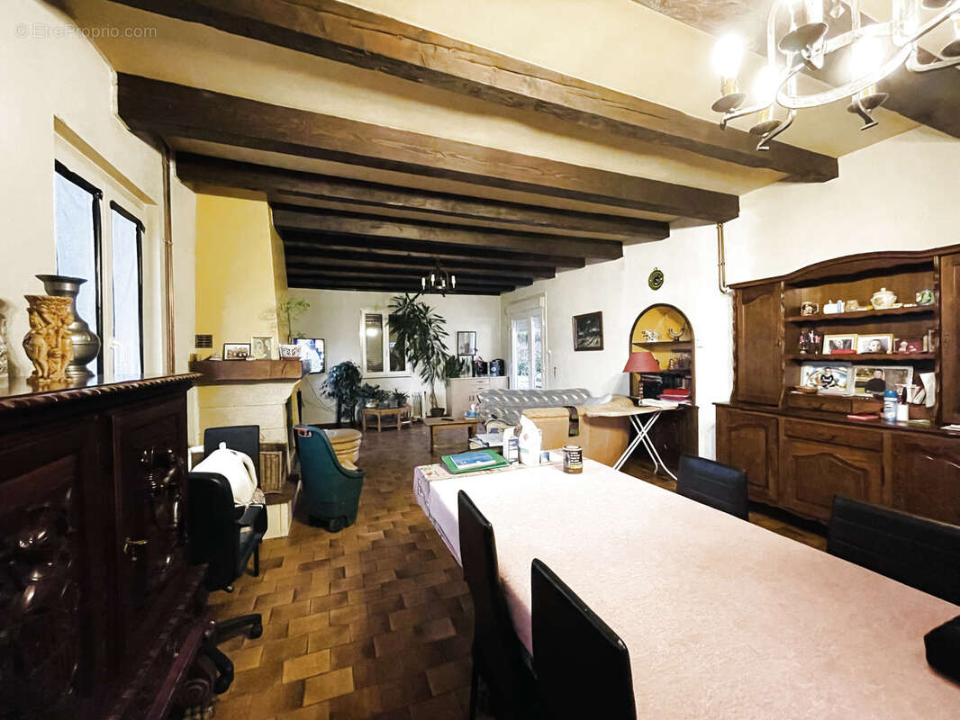 Maison à CHAMPAGNEY