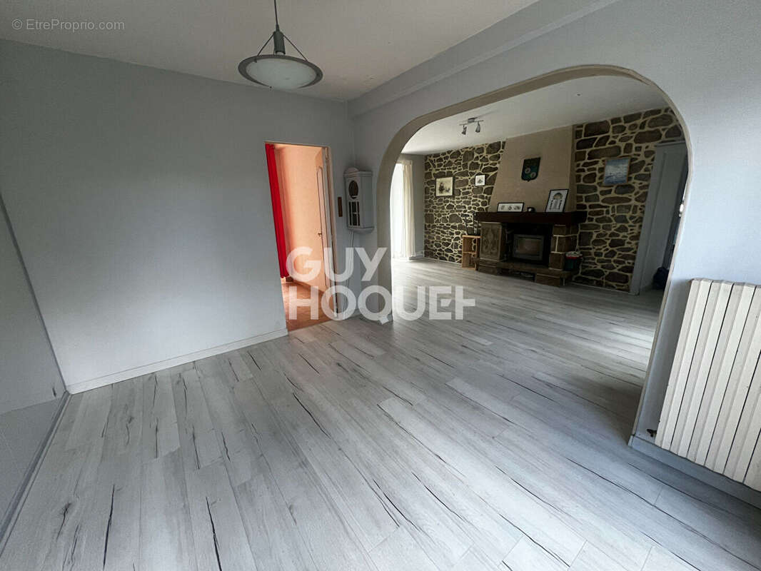 Maison à LE TRONCHET