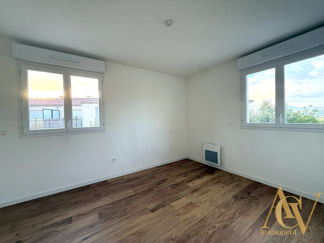 T3 Dernier étage Terrasse &amp;amp; Vue Exceptionnelle 4 - Appartement à COGOLIN