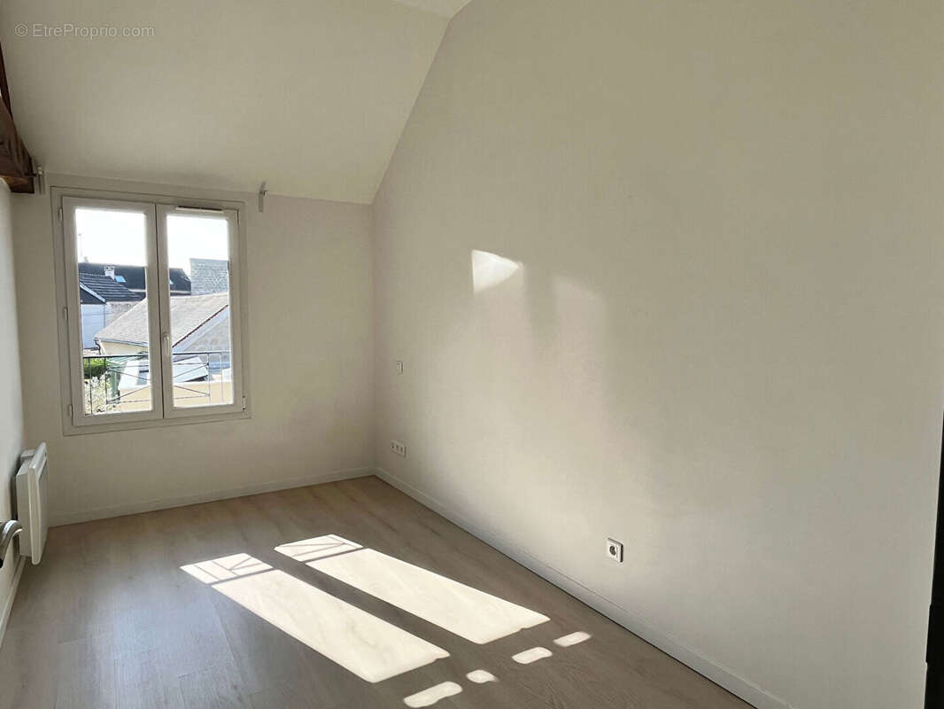 Appartement à MERY-SUR-OISE