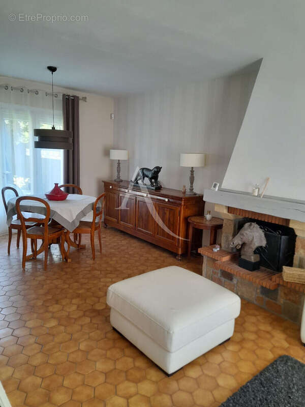 Maison à COMBS-LA-VILLE