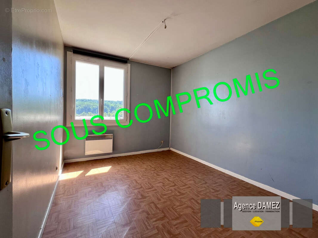 À vendre - Dourdan : Appartement T3 de 69 m² avec terrasse et garage - Proche commerces - photo 4