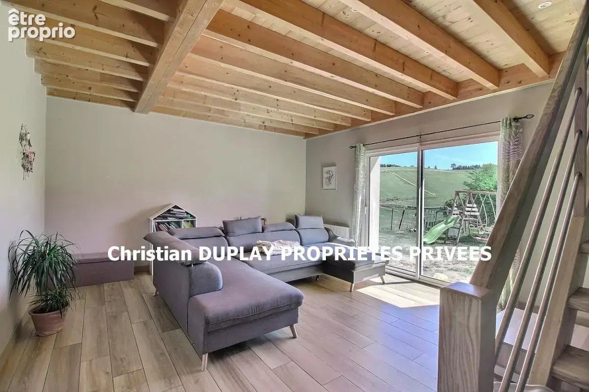 MARLHES 42660 secteur paisible à deux pas du centre du village et des commodités villa 170m² habitables 4 chambres sur 802m² de  - photo 7