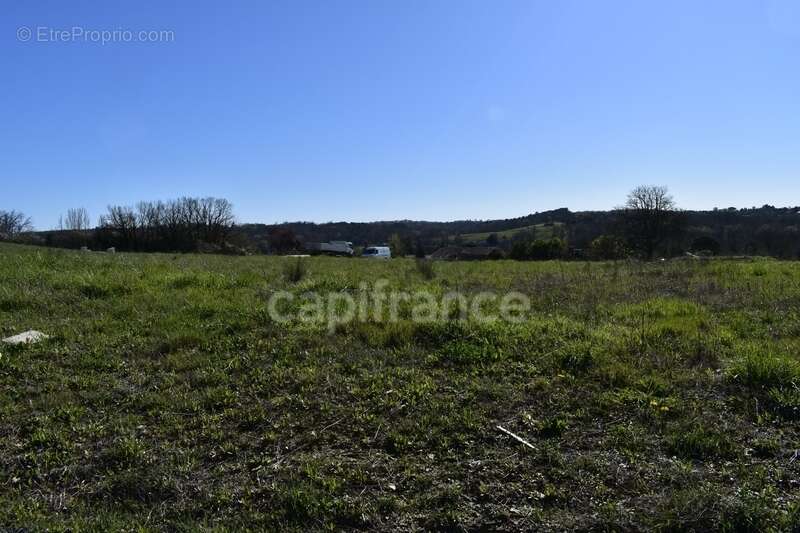 Terrain 750 m² à CURSAN (CREON) - photo 2