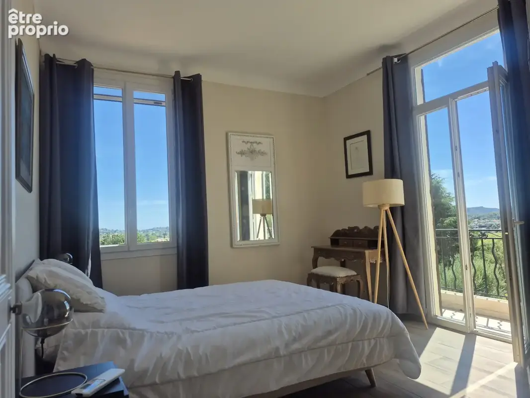 Haut de villa 3 p entièrement rénové avec jardin privatif 518m2 et garage vue mer et saint paul - photo 7