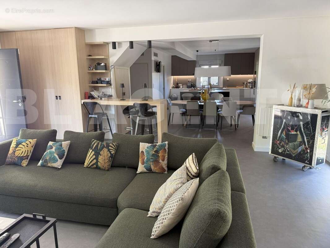 piece de vie10 - Maison à BALLAN-MIRE