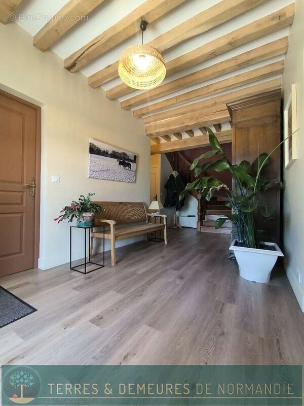 CORMEILLES (27260), Belle Propriété avec Dépendances sur 8 hectares. - photo 4