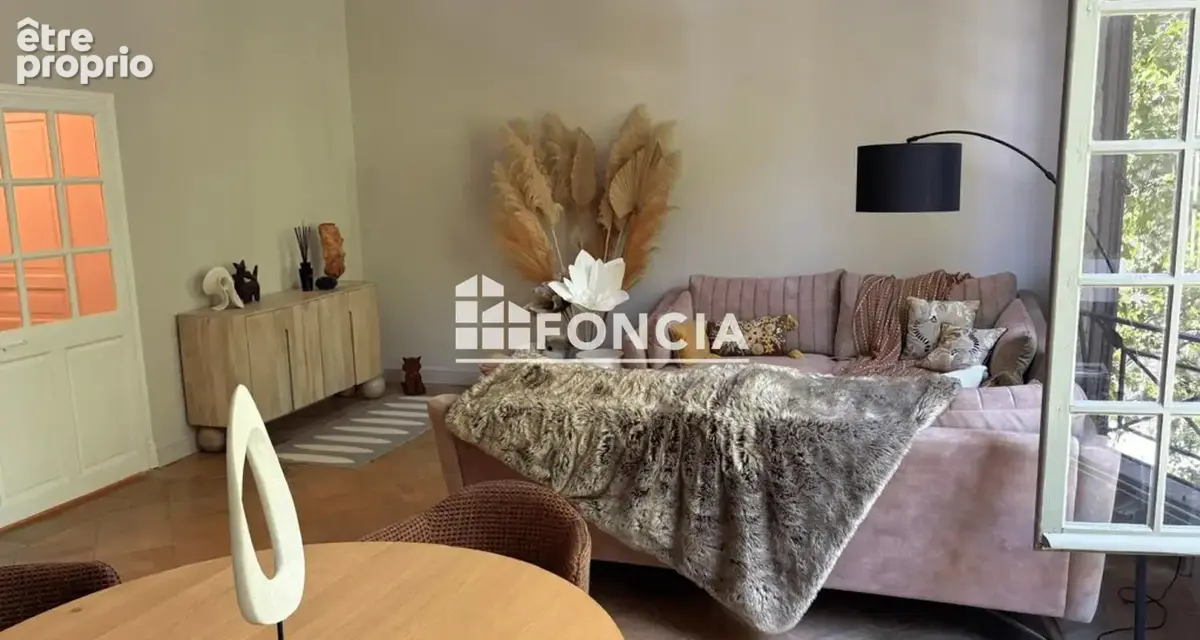 Appartement Standing - Place aux Herbes -88 m2 - 2 chambres - photo 2