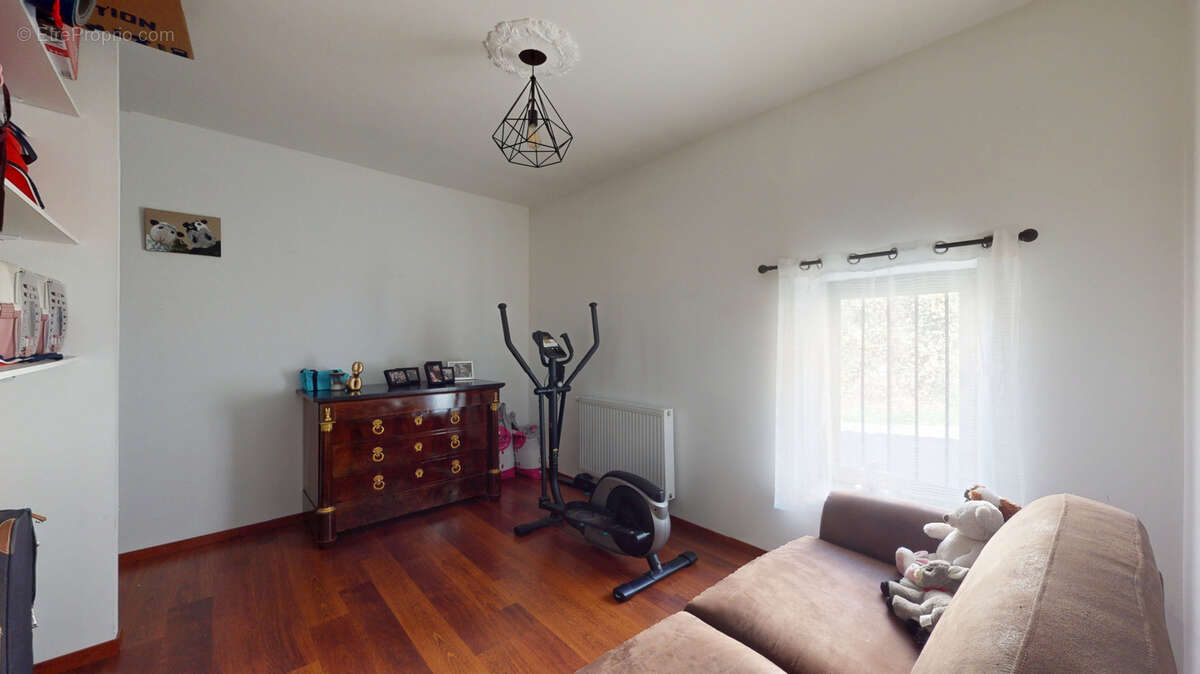 Maison à MONTAIGUT-SUR-SAVE