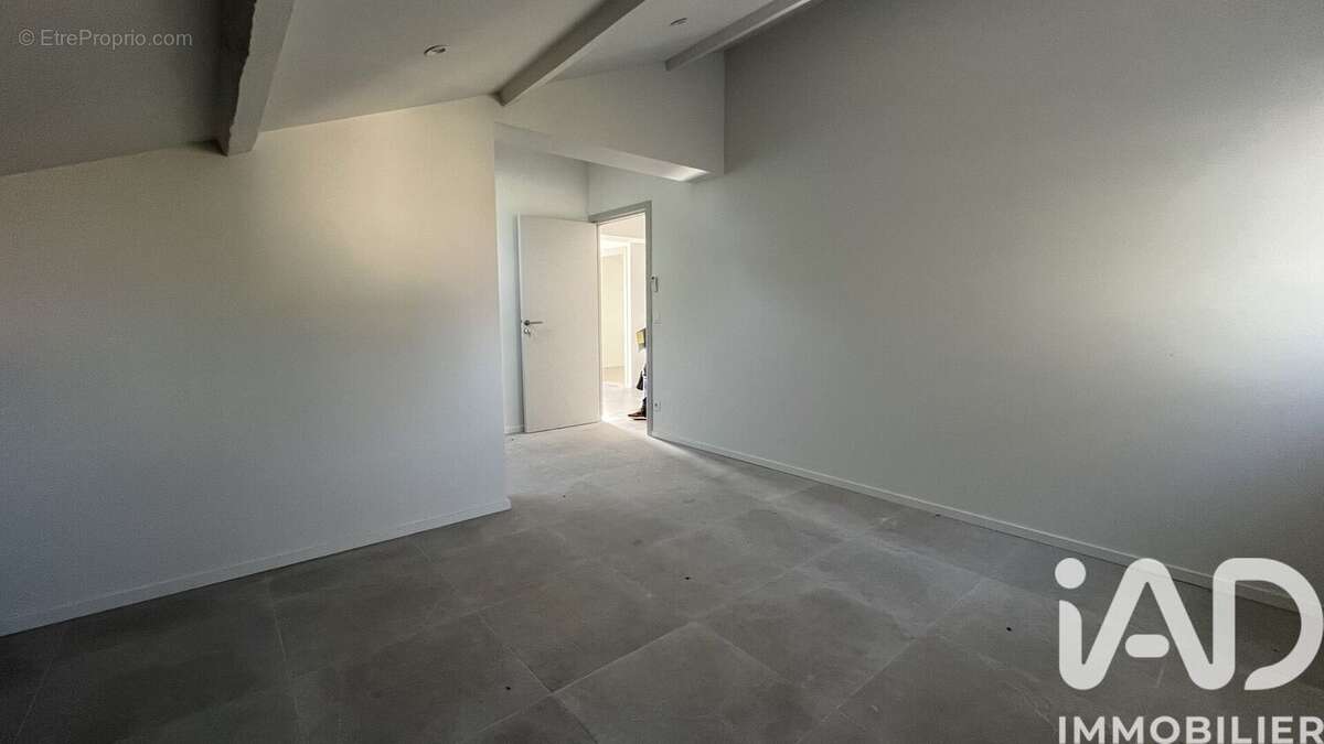 Photo 2 - Appartement à MARSEILLE-12E