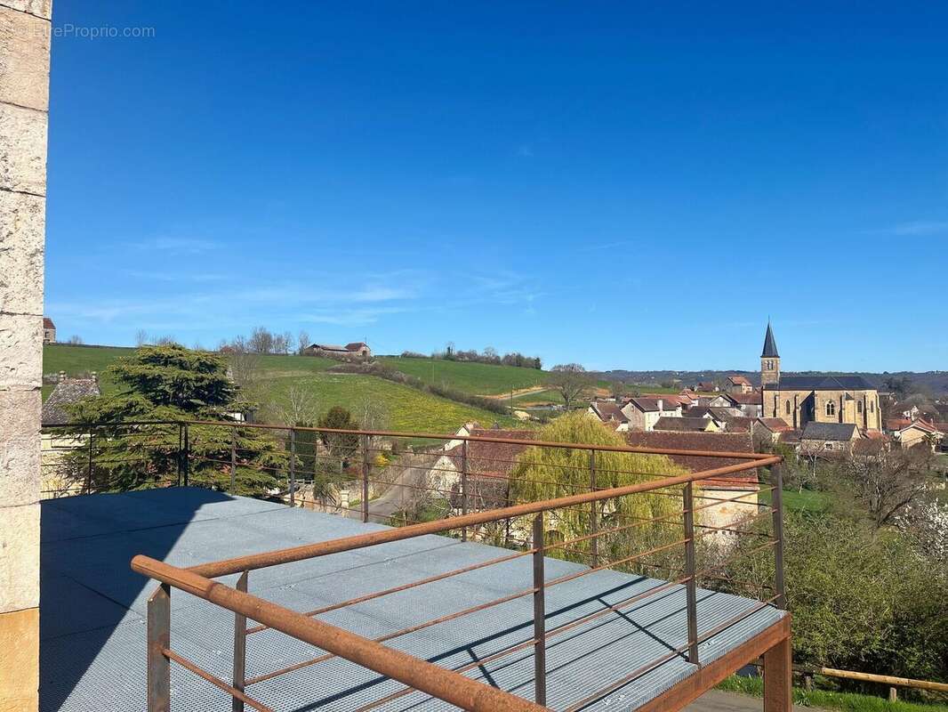 Terrasse sur pilotis - Maison à CAPDENAC-GARE