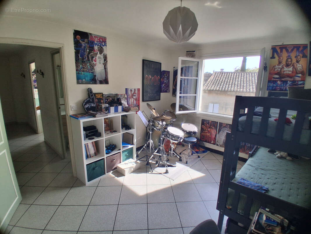 Maison à FONTVIEILLE