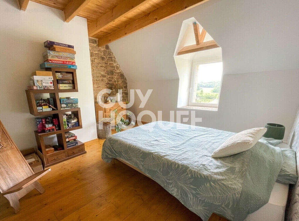 Maison en pierre du XVIIe siècle  116 m² sur 2 765 m² de terrain à BRANDIVY - photo 2