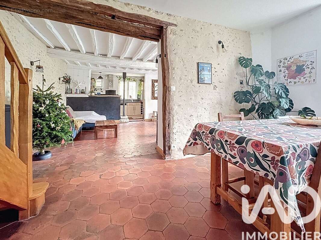 Photo 2 - Maison à BEVILLE-LE-COMTE