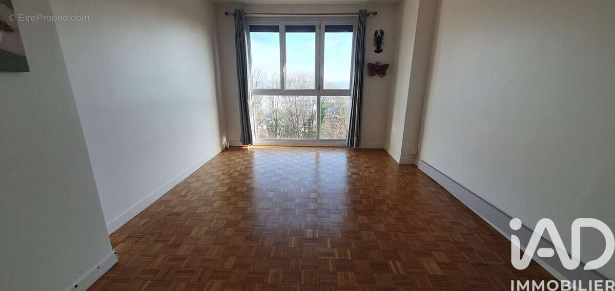 Photo 2 - Appartement à SURESNES