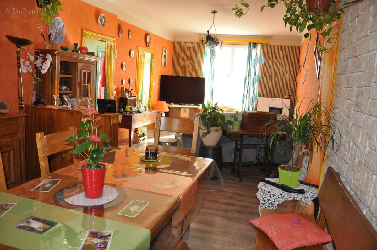 Maison à JALIGNY-SUR-BESBRE