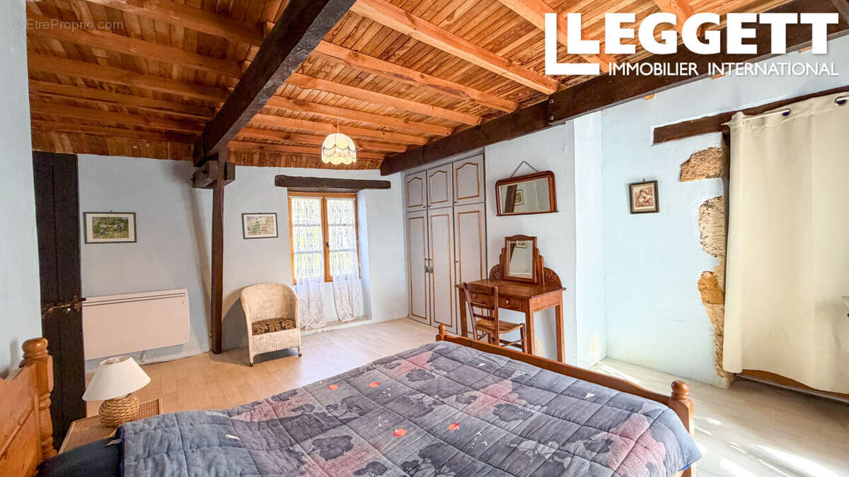 Maison à GOURDON