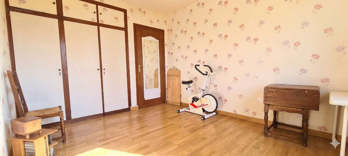 Maison à MOGNEVILLE