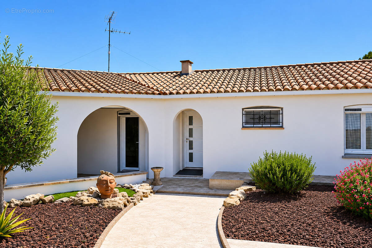 Superbe Villa sur Palaja avec piscine et vue exceptionnelle - photo 2