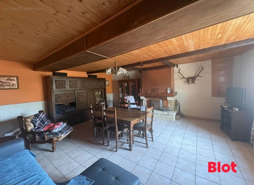 Maison à LANDUJAN