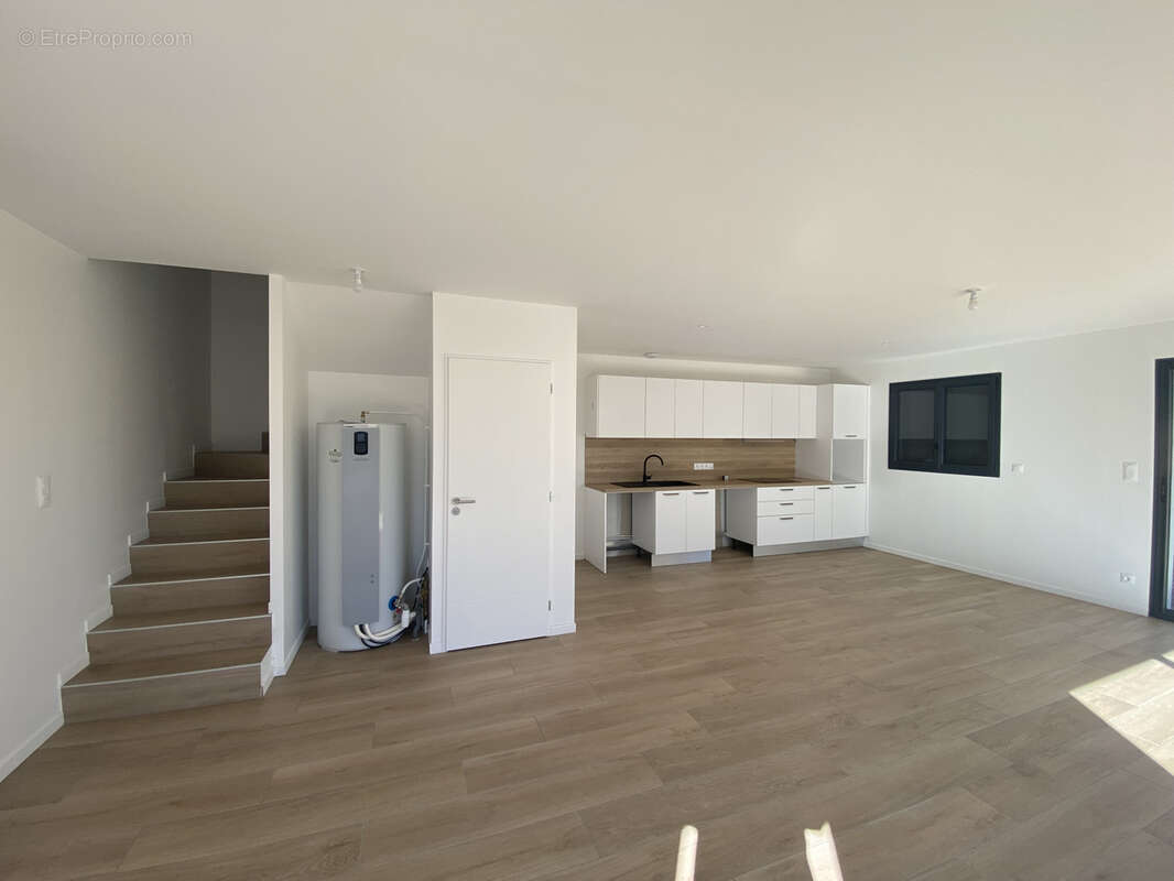 Maison 95 m² à Carnoules  - photo 2