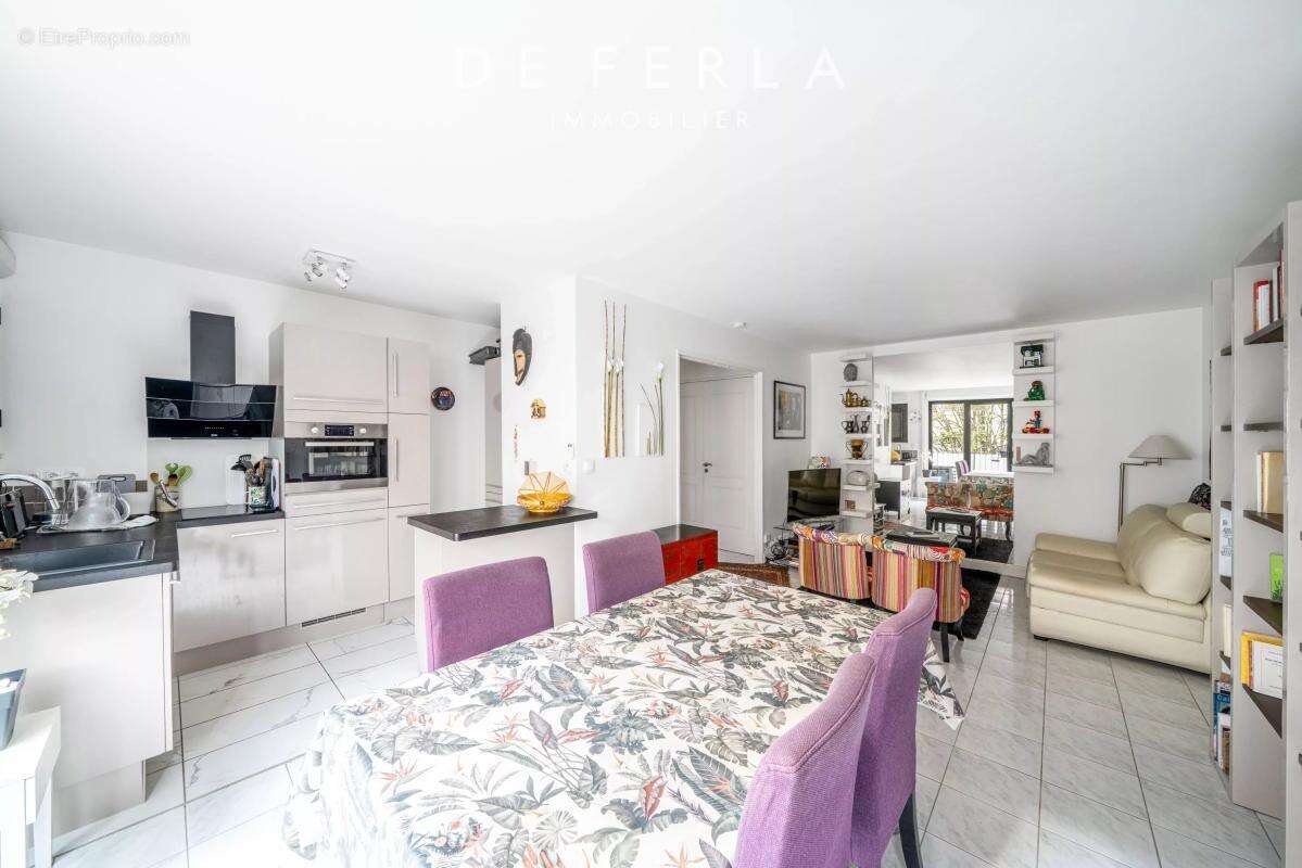 Appartement à PARIS-14E