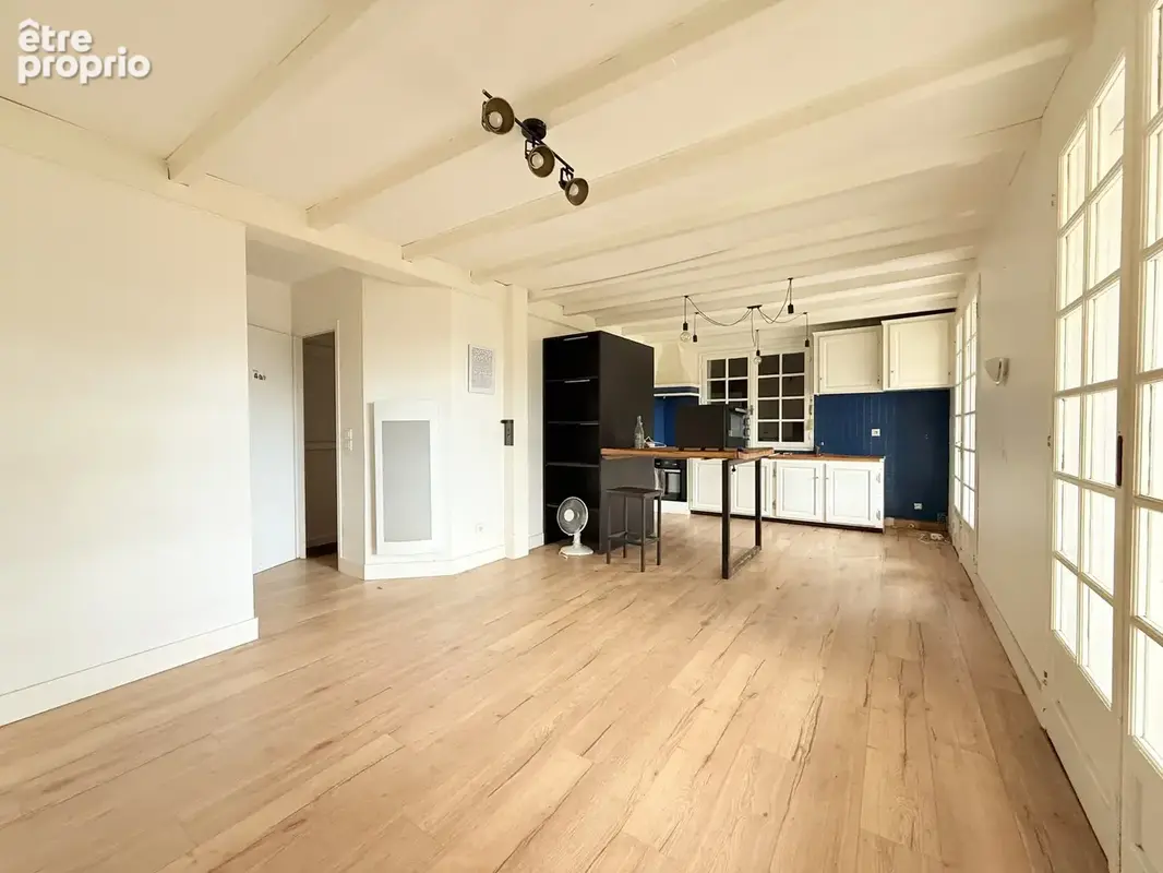 Appartement 3 pieces avec terrasse cave et garage - photo 2