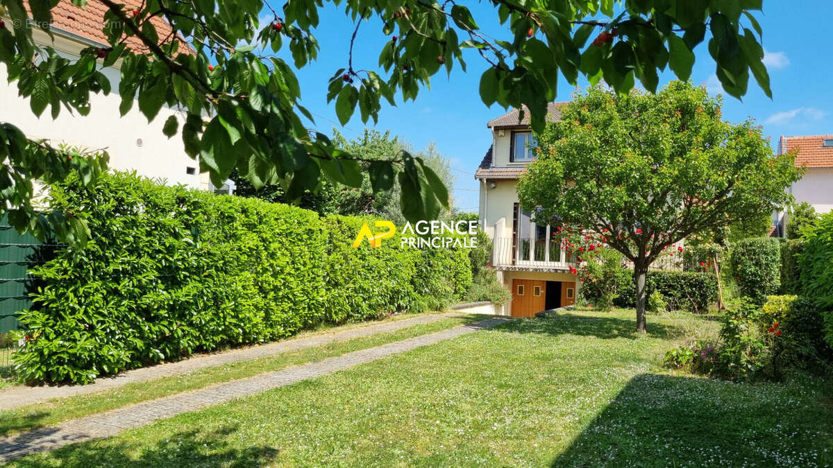 Sartrouville - Les Dix Arpents - Maison 6 pièces 100 m2 avec garage - photo 17
