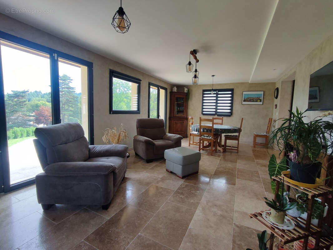 Maison à SAINT-ALYRE-D'ARLANC