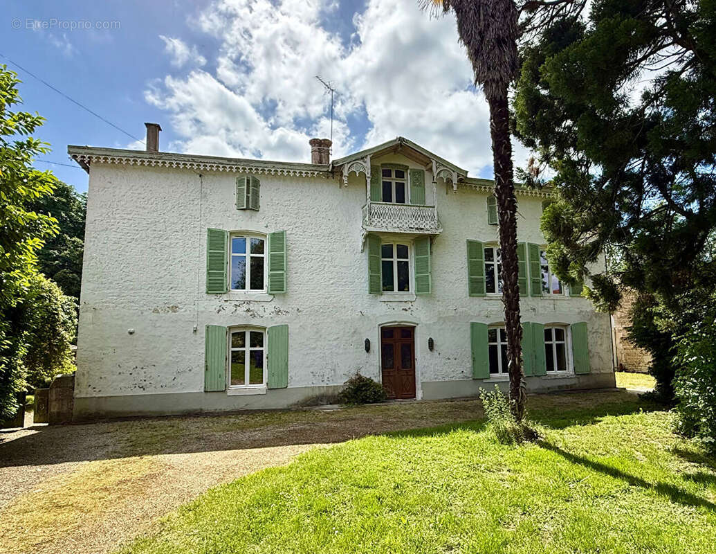 Maison à PERIGNE