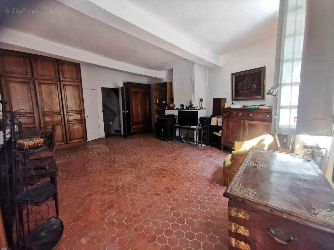 MOUSTIERS -SAINTE-MARIE  Maison de 6 pièces, 4 chambres,139m² - photo 9