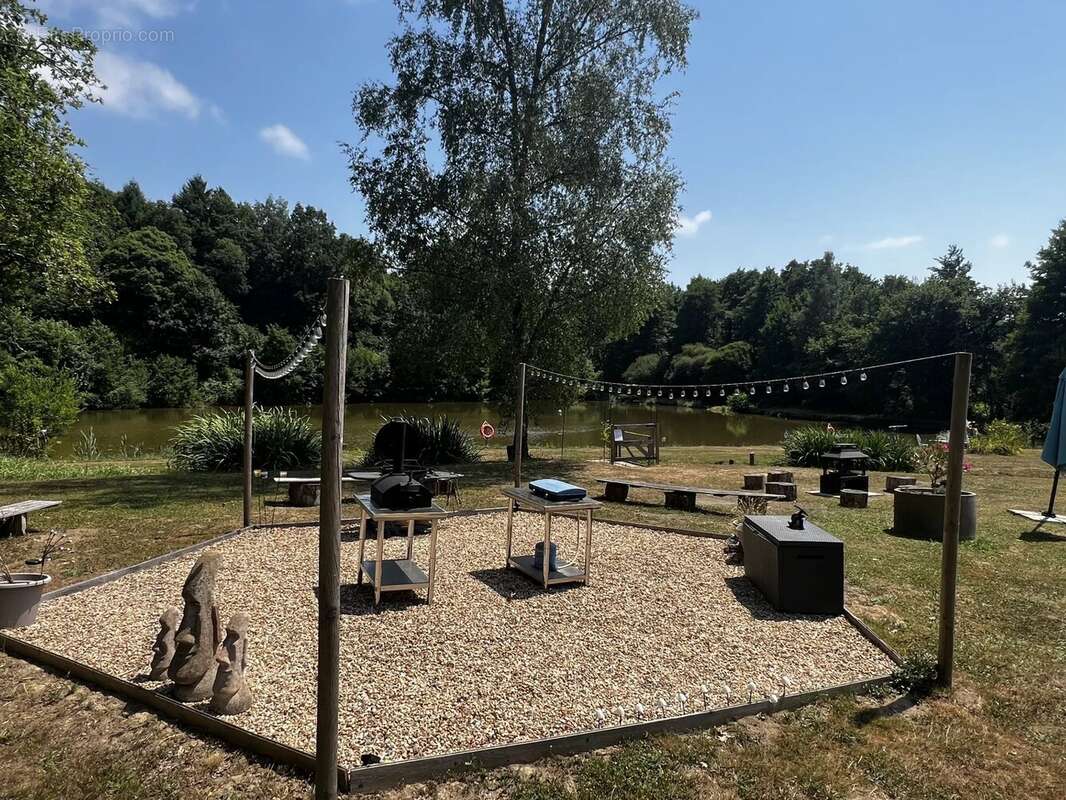 Camping avec lac de pêche dans un emplacement paisible - photo 19
